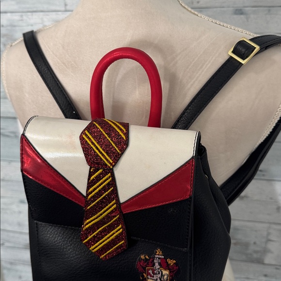 DANIELLE NICOLE GRYFFINDOR HARRY POTTER TIE MINI BACKPACK - Picture 8 of 10